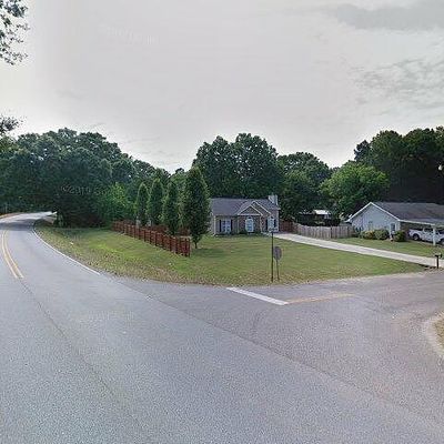 11 Eastwood Dr, Anniston, AL 36207