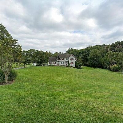 11 Violet Ln, West Grove, PA 19390