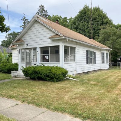 110 Chippewa St, Buchanan, MI 49107