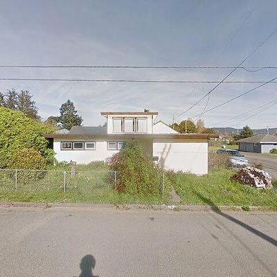 1105 J St, Crescent City, CA 95531