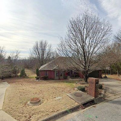 1109 E Heath Dr, Fayetteville, AR 72701