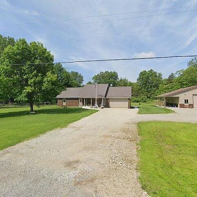 11105 Summerfield Rd, Petersburg, MI 49270