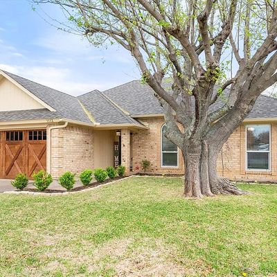 1112 Chapel Hill Dr, Mansfield, TX 76063