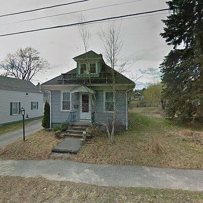 112 Field Ave, Auburn, ME 04210