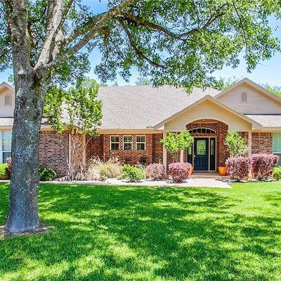 11213 Tree Lake Dr, Waco, TX 76708