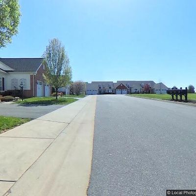 10 Beechnut Ln, Zion Crossroads, VA 22942