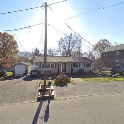 10 Nittany Ln, Wilkes Barre, PA 18702