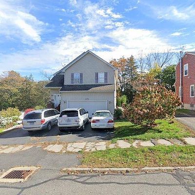 100 Dexter Ave, Meriden, CT 06450