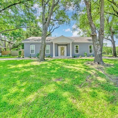 1002 E Main St, Madisonville, TX 77864