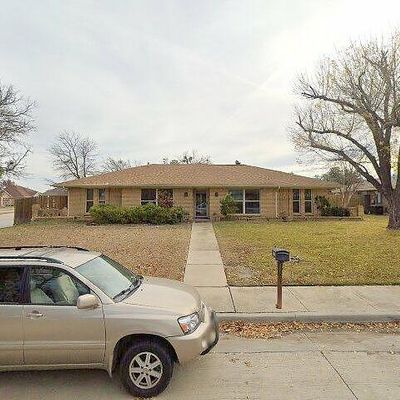 1002 Grove Dr, Lewisville, TX 75077