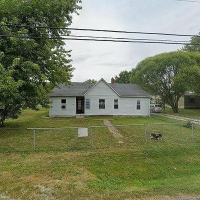 1002 S Madison St, Staunton, IL 62088