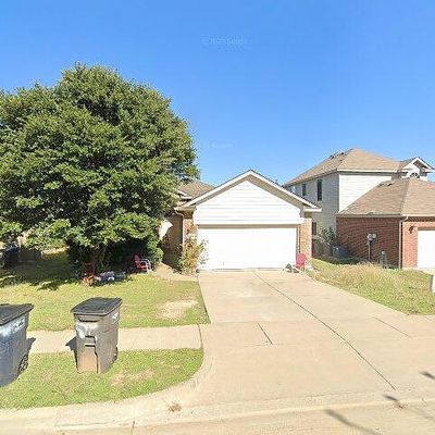 1004 Fort Apache Dr, Haslet, TX 76052