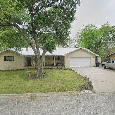 1004 N Boundary St, Burnet, TX 78611