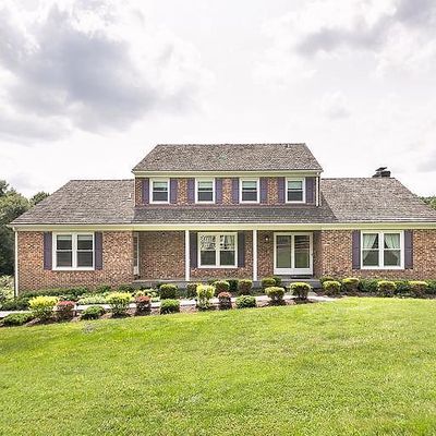 10113 Windy Knoll Ln, Vienna, VA 22182