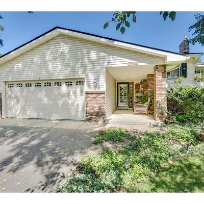 10150 Buckingham Dr, Eden Prairie, MN 55347