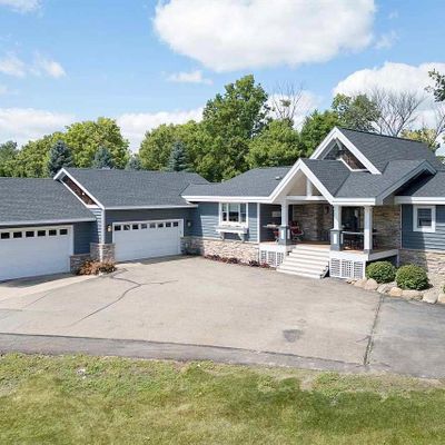 102 E Bay Dr, Madison Lake, MN 56063