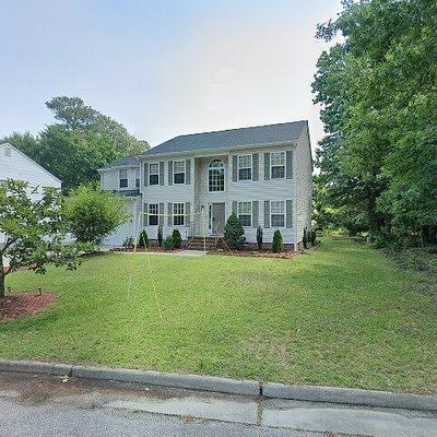 102 John Carl Dr, Yorktown, VA 23692