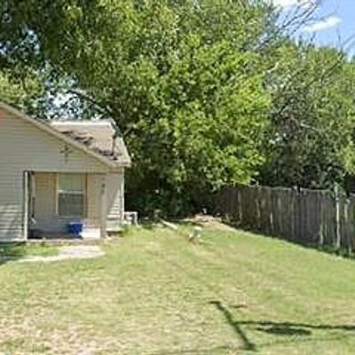 102 Waynell St, Fort Worth, TX 76108