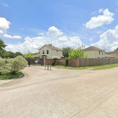 10238 Azalea Vlg, Houston, TX 77088