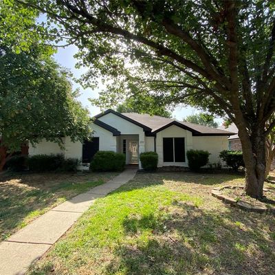 1038 Essex Dr, Cedar Hill, TX 75104