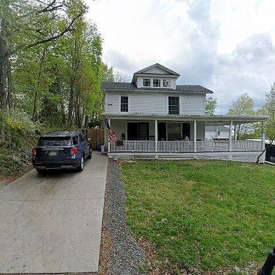 104 Academy St, Waverly Township, PA 18414