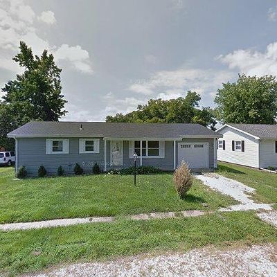 104 E Highway St, Perry, IL 62362