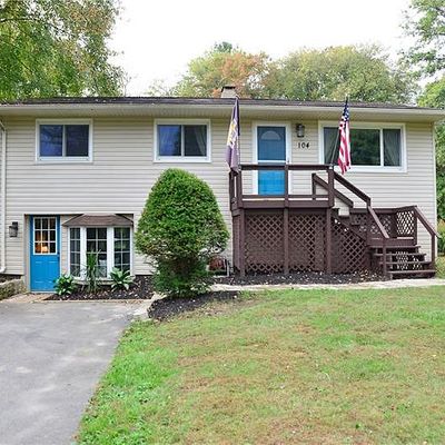 104 Lakewood Dr, Ellwood City, PA 16117