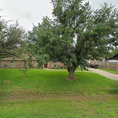 104 Tamarind St, Lake Jackson, TX 77566