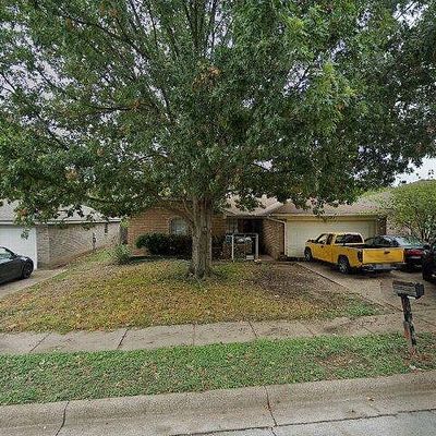 1045 Green Ridge Ter, Saginaw, TX 76179