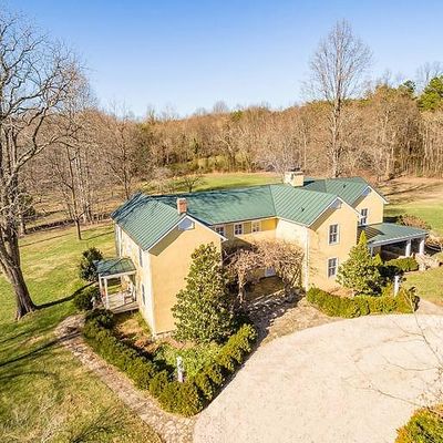 10458 Cliff Mills Rd, Marshall, VA 20115