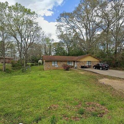 105 Maddock Ave, Mccomb, MS 39648