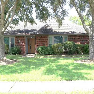 105 Scarlet Oak St, Lake Jackson, TX 77566