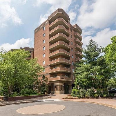 1050 N Stuart St, Arlington, VA 22201