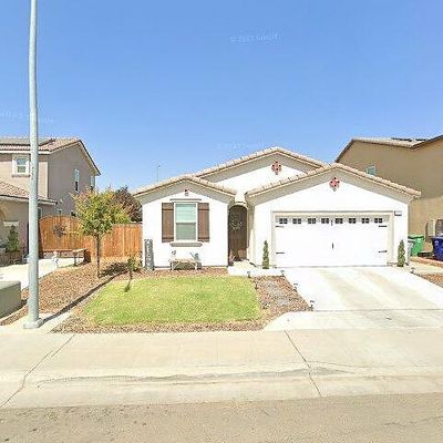 1253 Padre St, Madera, CA 93638