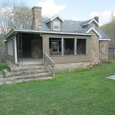 128 North St, Rockwood, PA 15557