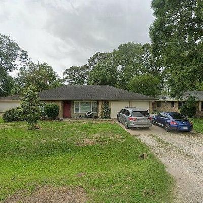 13 N Kaysie St, Angleton, TX 77515