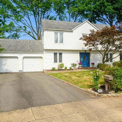 13 Parkwood Ct, Edison, NJ 08837