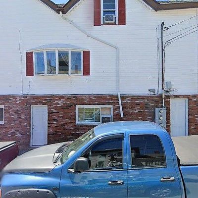 13 Whipple St, Lowell, MA 01852