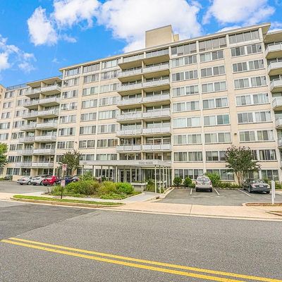 1301 S Arlington Ridge Rd, Arlington, VA 22202