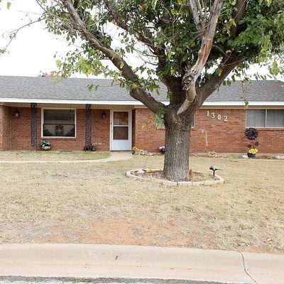 1302 Eastover St, Colorado City, TX 79512