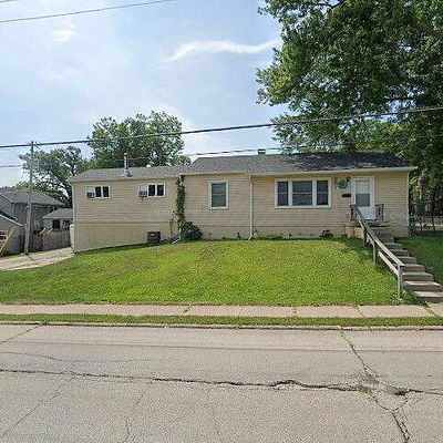 1305 E 29 Th St, Davenport, IA 52803