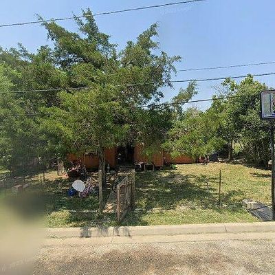 1309 Ewing St, Gonzales, TX 78629