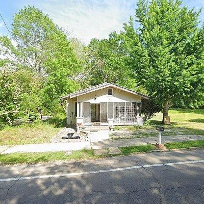 1325 N 1 St Ave, Laurel, MS 39440