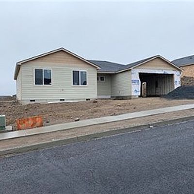 1326 W Bonneville St, Moses Lake, WA 98837