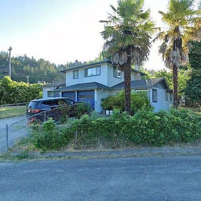 133 Humboldt Ave, Redway, CA 95560