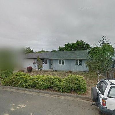 133 Lancaster Ave, Roseburg, OR 97471