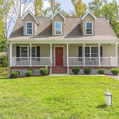 13304 Julien St, Woodford, VA 22580