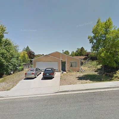 1336 Comstock Dr, Yreka, CA 96097