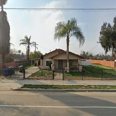 1349 N Hughes Ave, Fresno, CA 93728