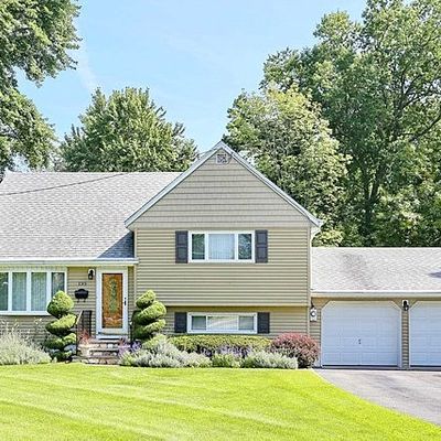 135 Crescent Ave, Waldwick, NJ 07463